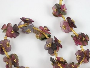A close up of the flower chain