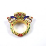 A close up of the top part of a ring