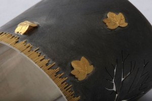 A close up of the leaves on the bowl