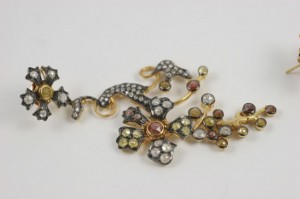 A close up of the bottom part of a necklace